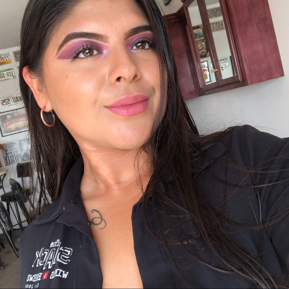 Meet your Posher, Myhila